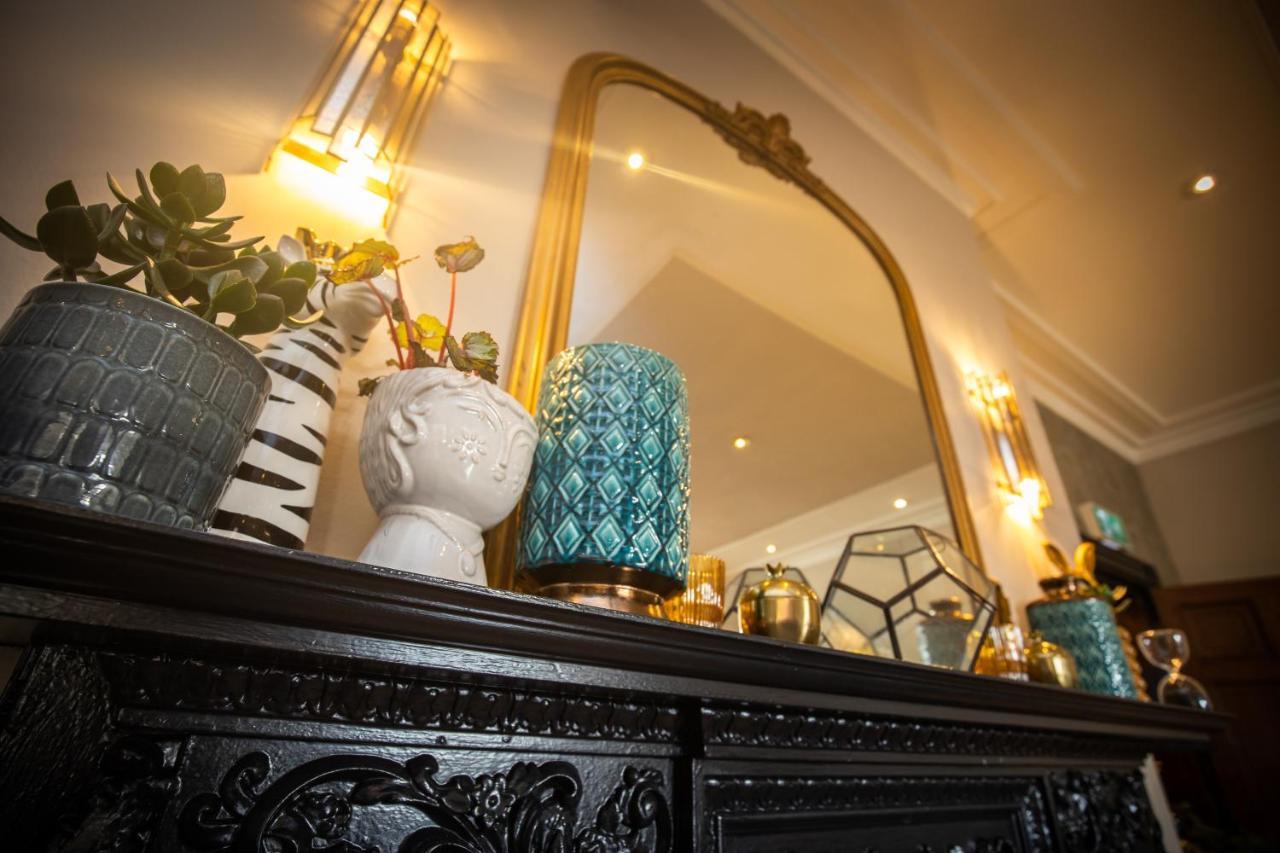 Rowton Hall Hotel And Spa Chester Exterior foto