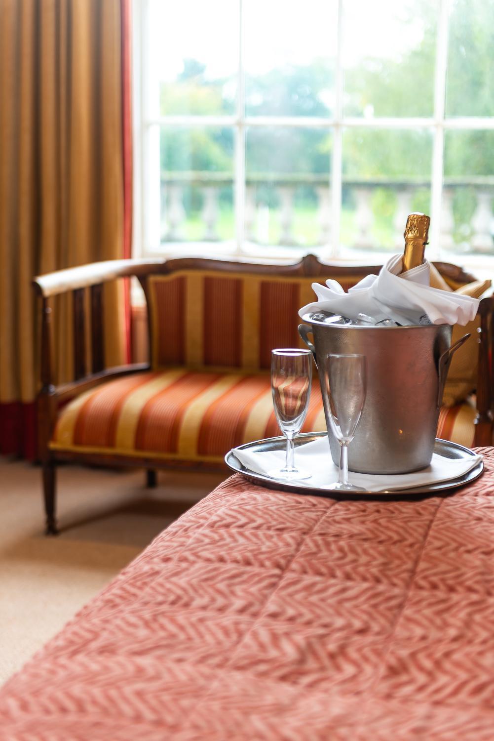Rowton Hall Hotel And Spa Chester Exterior foto